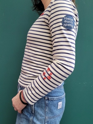 Visible mending T-shirts en sweaters