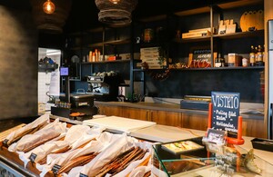 van-hulst-palingrokerij van-hulst-palingrokerij